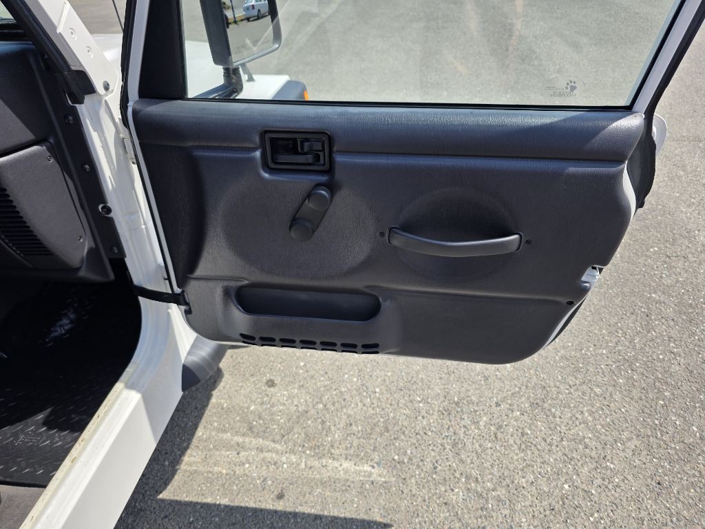 2002 Jeep Wrangler Image 15
