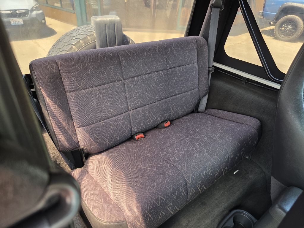 2002 Jeep Wrangler Image 16