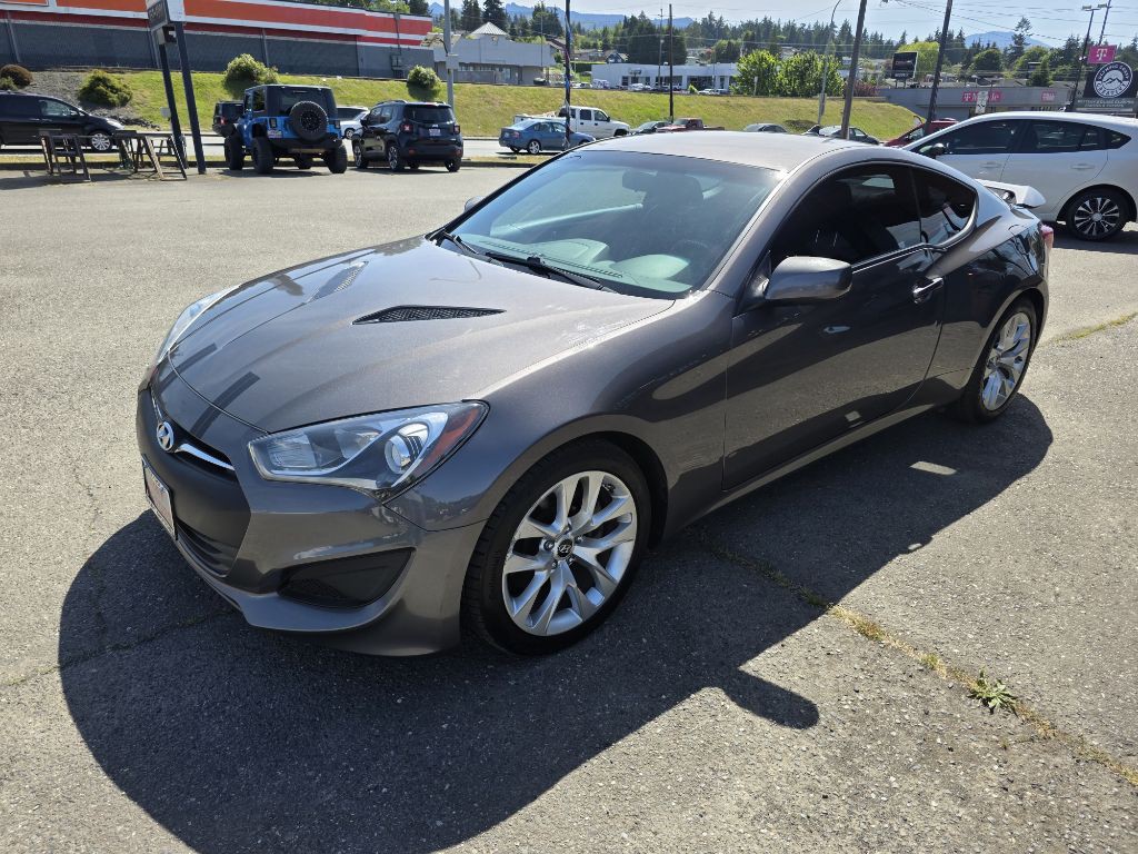 2013 Hyundai Genesis Image 2