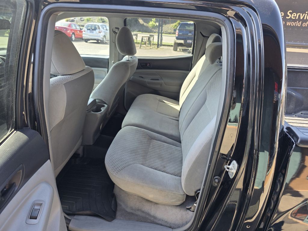 2011 Toyota Tacoma Image 17