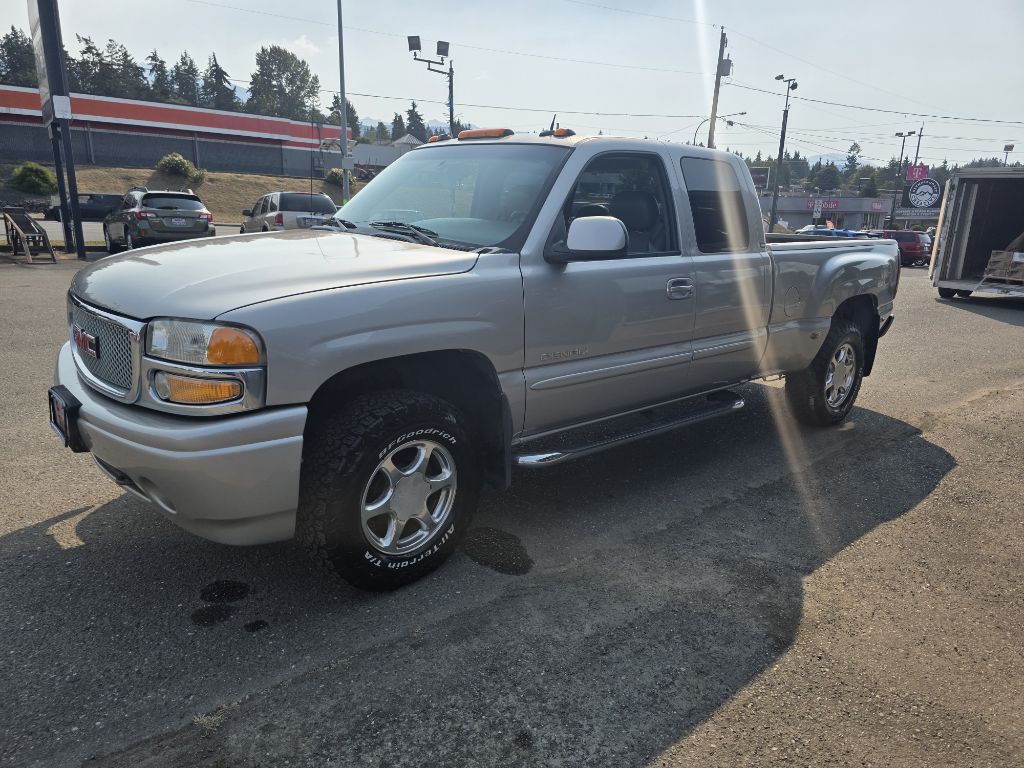 2004 GMC Sierra Image 2