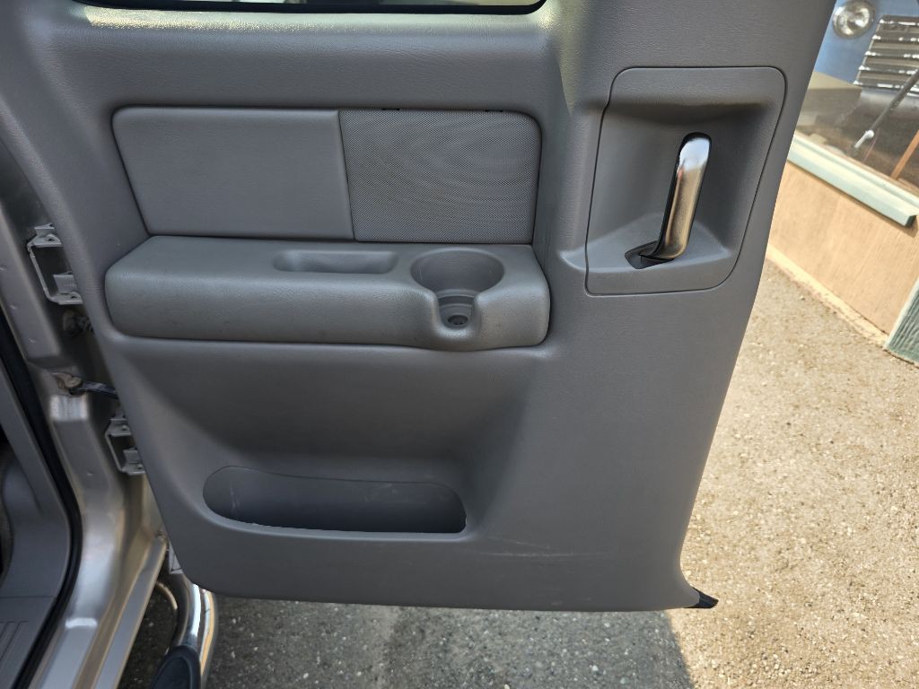 2004 GMC Sierra Image 15