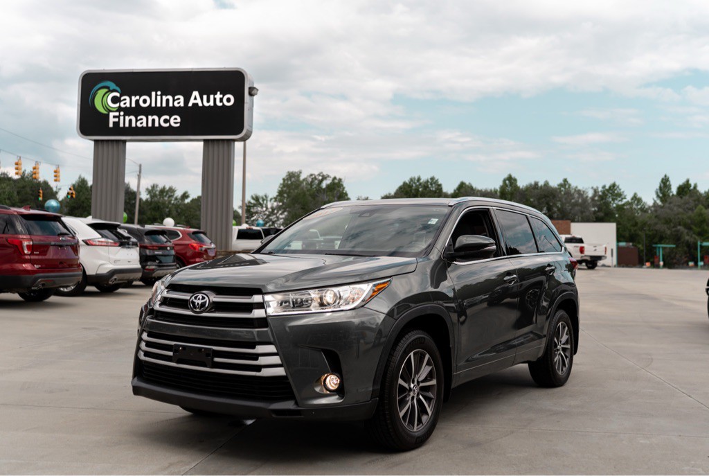 2017 Toyota Highlander Image 1