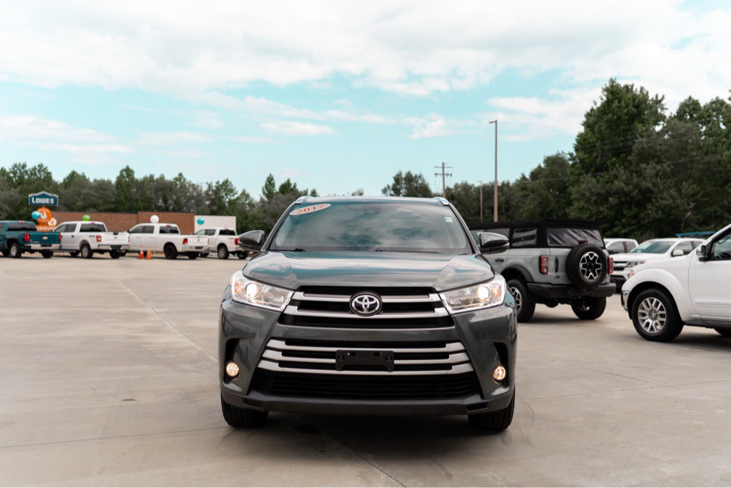 2017 Toyota Highlander Image 4