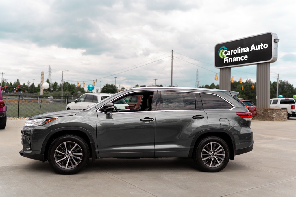2017 Toyota Highlander Image 6
