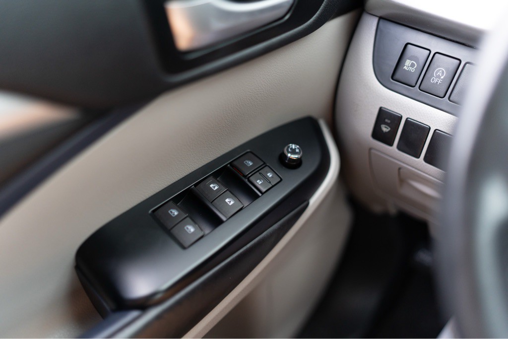 2017 Toyota Highlander Image 16