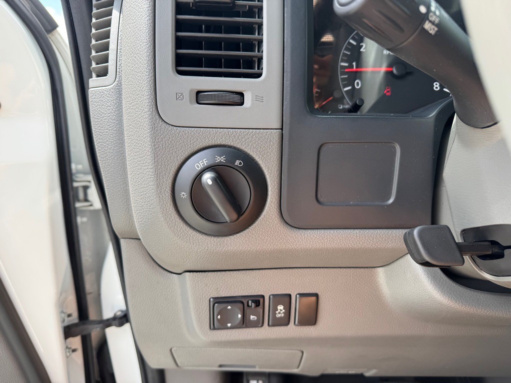 2020 Nissan NV Image 15