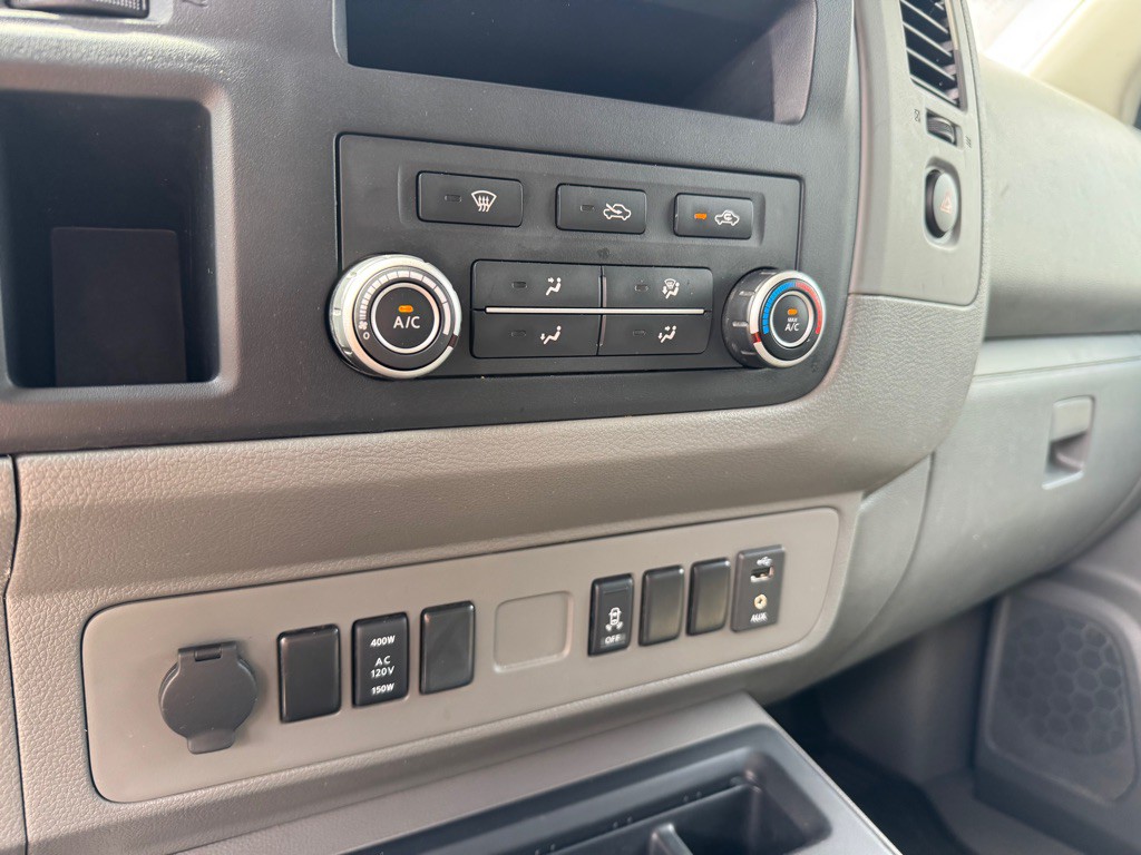 2020 Nissan NV Image 17