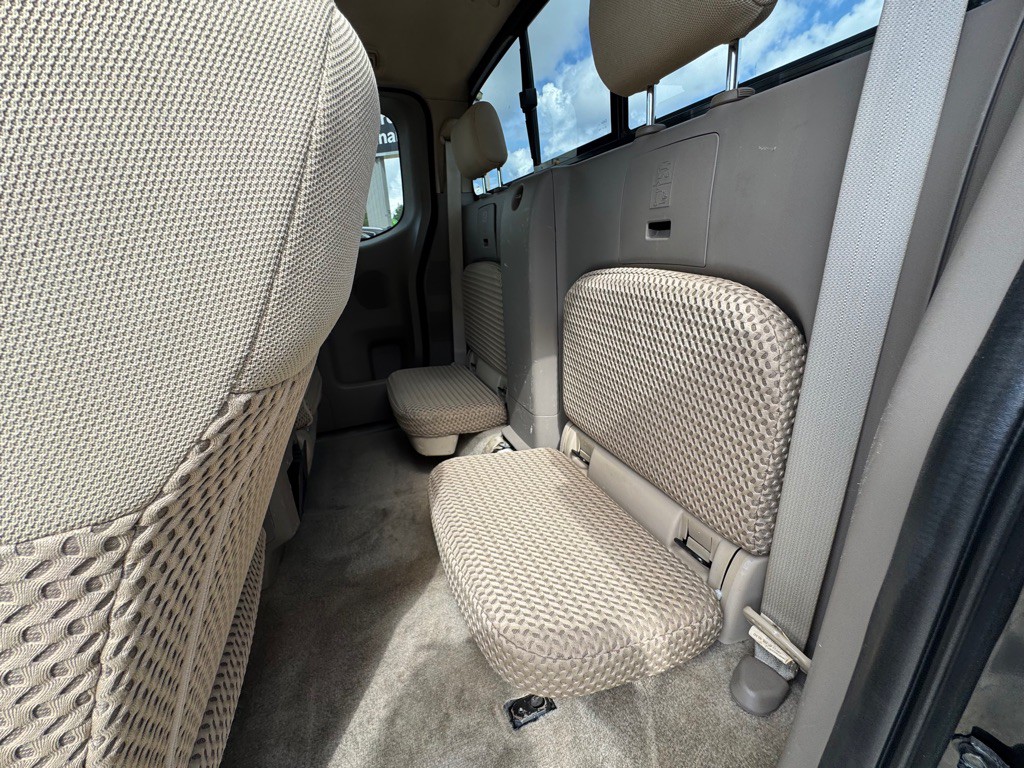 2016 Nissan Frontier Image 8