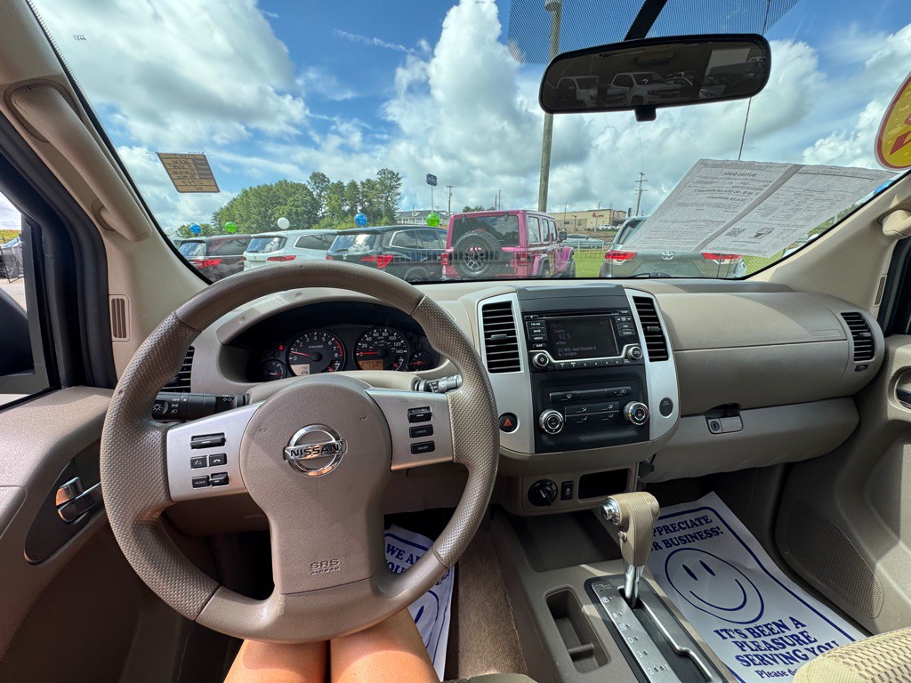 2016 Nissan Frontier Image 10