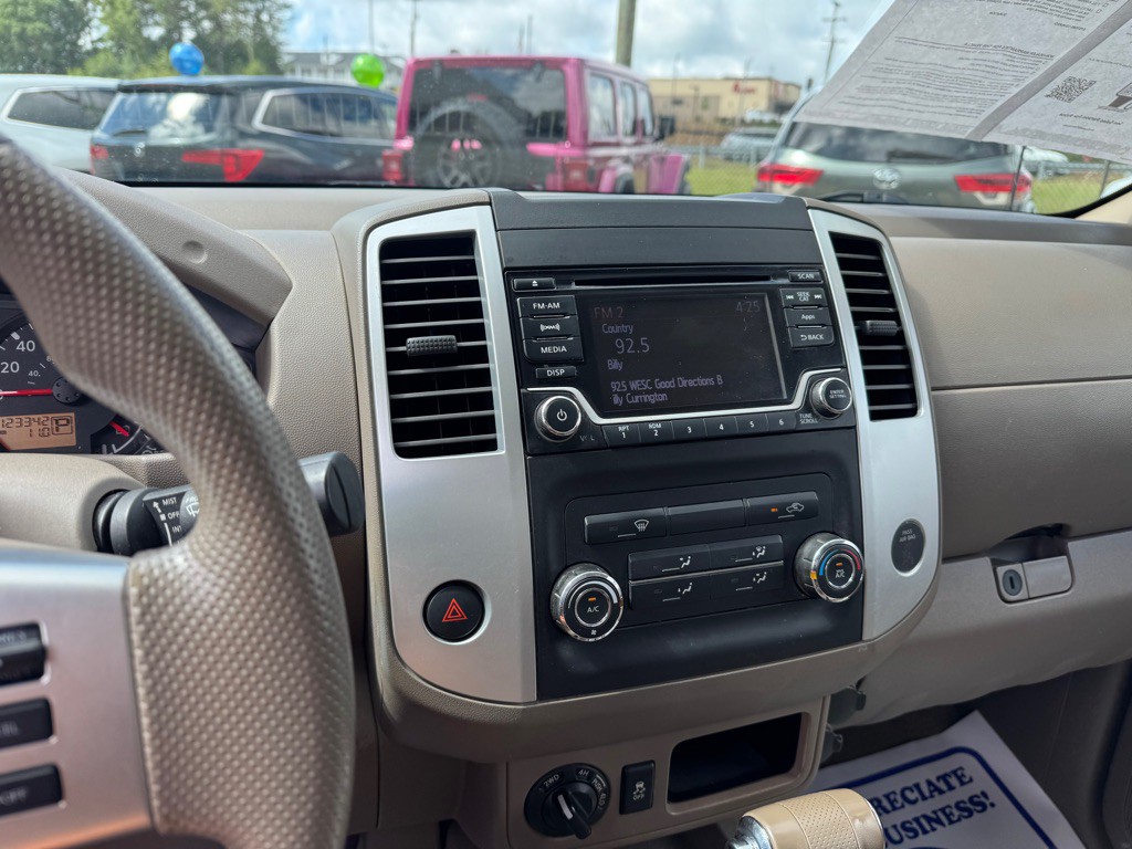 2016 Nissan Frontier Image 11