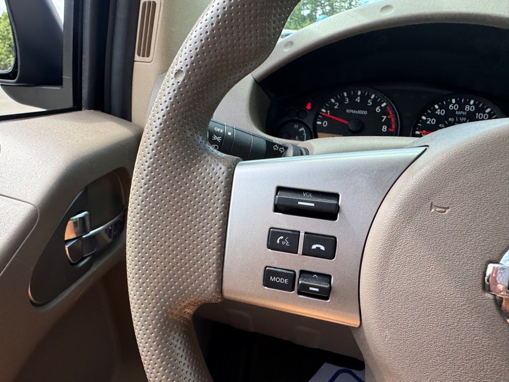 2016 Nissan Frontier Image 14