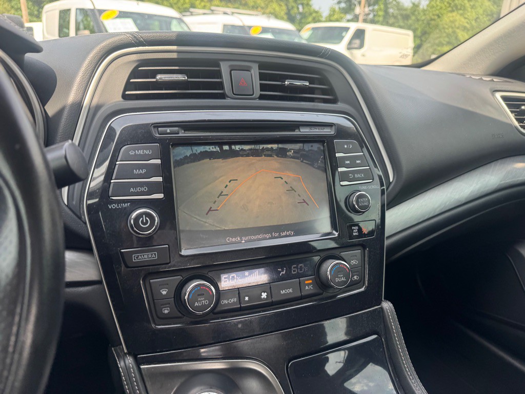 2018 Nissan Maxima Image 16