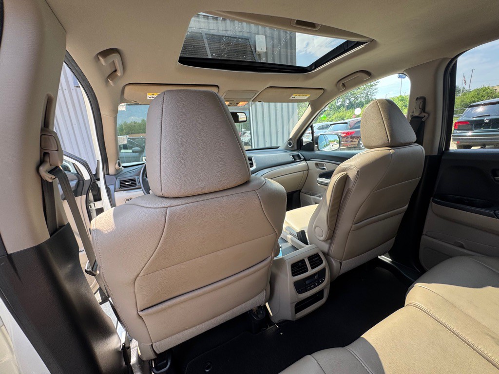 2017 Honda Pilot Image 9