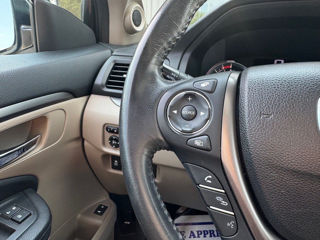 2017 Honda Pilot Image 16