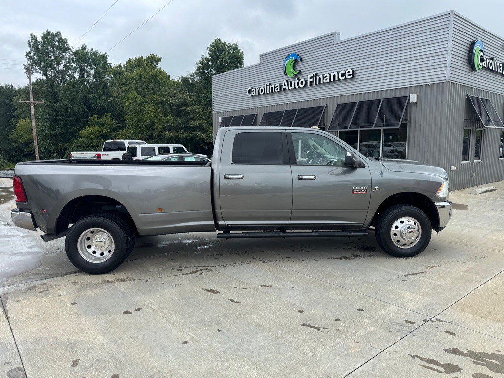 2012 Dodge Ram 3500 Image 2