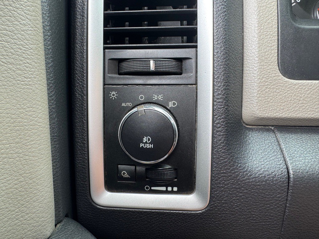 2012 Dodge Ram 3500 Image 13