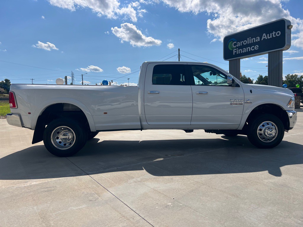 2018 RAM 3500 Image 3