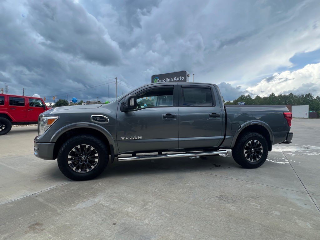 2017 Nissan Titan Image 7