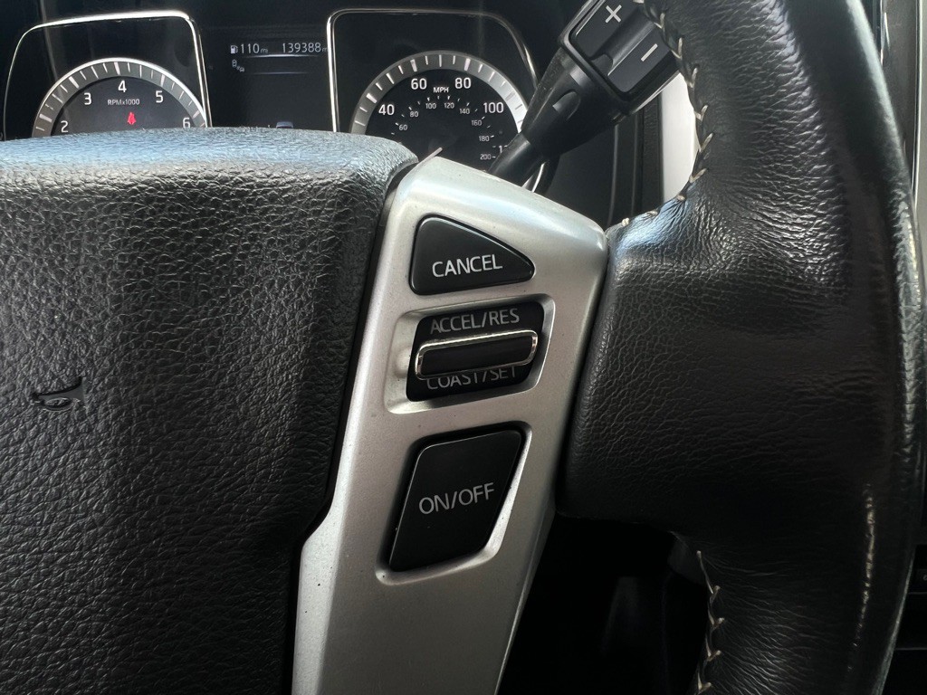 2017 Nissan Titan Image 14