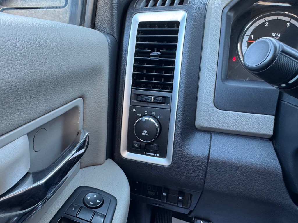 2012 Dodge Ram 3500 Image 16