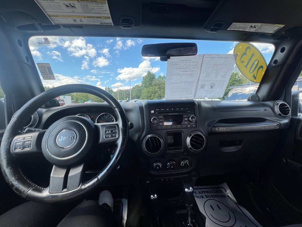 2013 Jeep Wrangler Image 11
