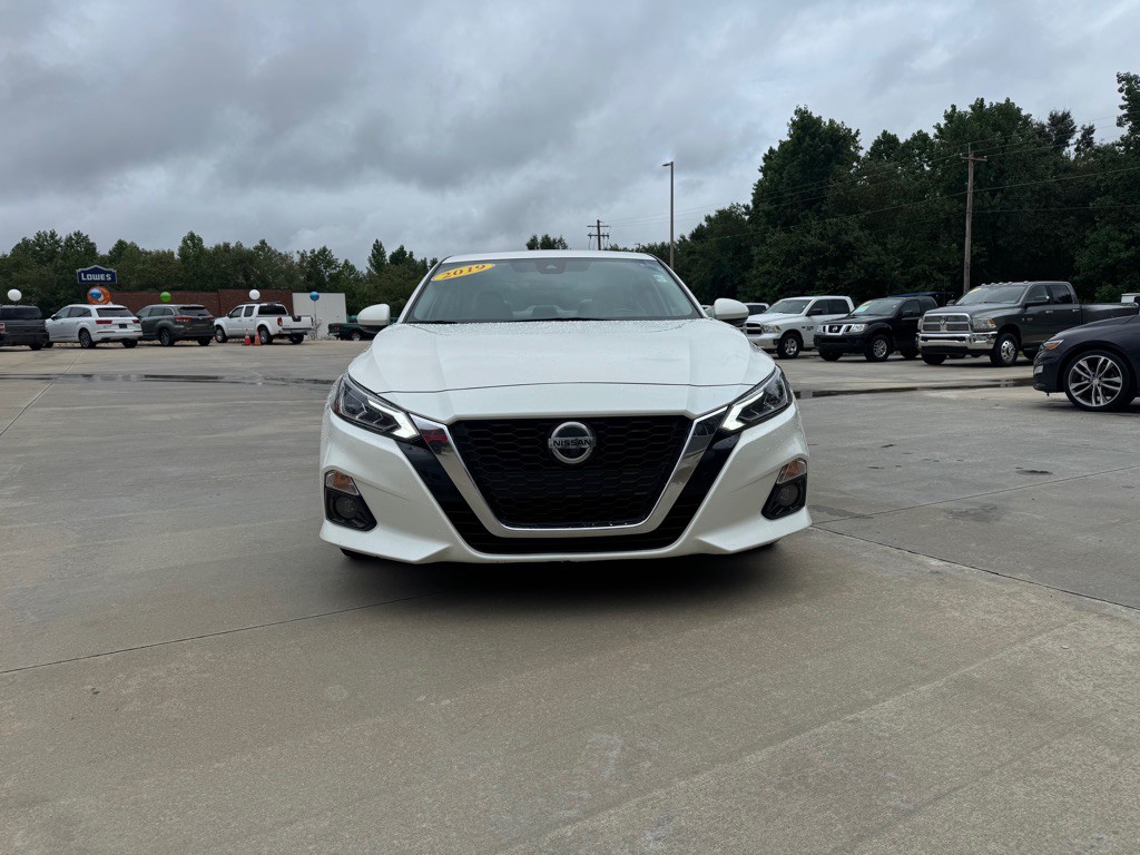 2019 Nissan Altima Image 2