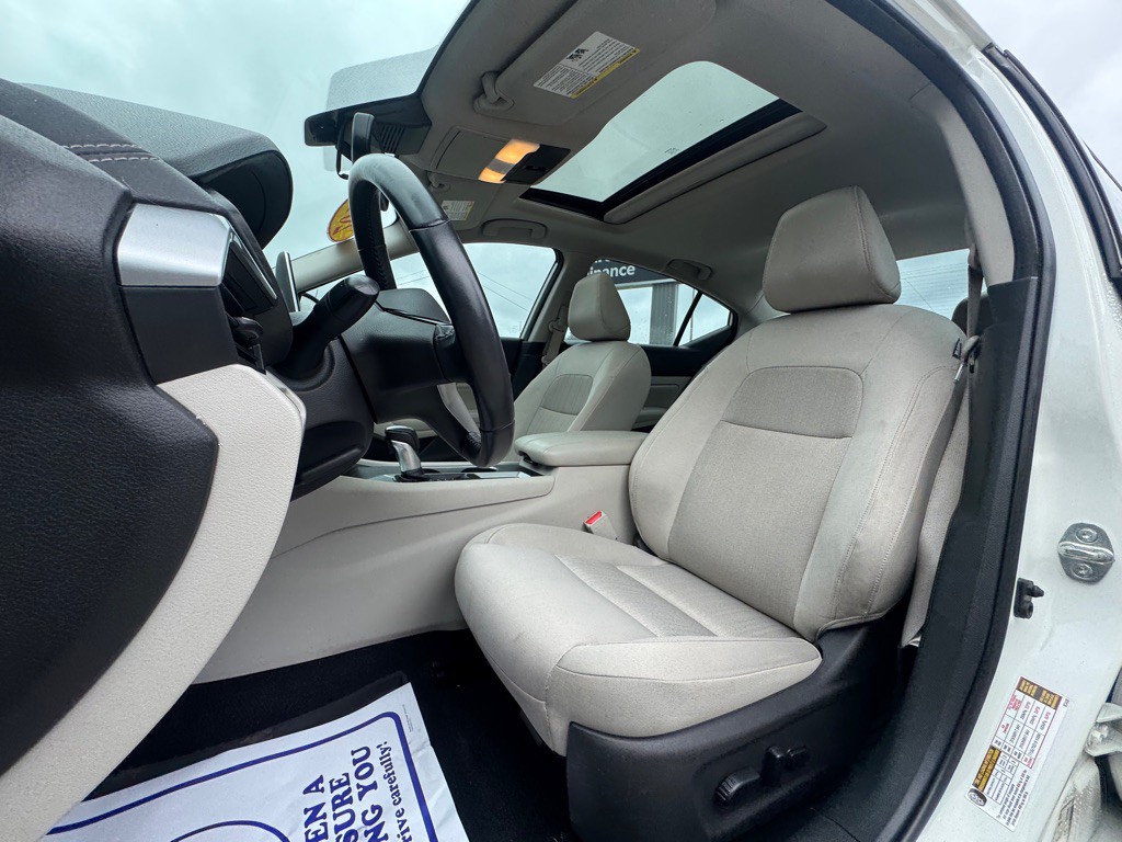 2019 Nissan Altima Image 7