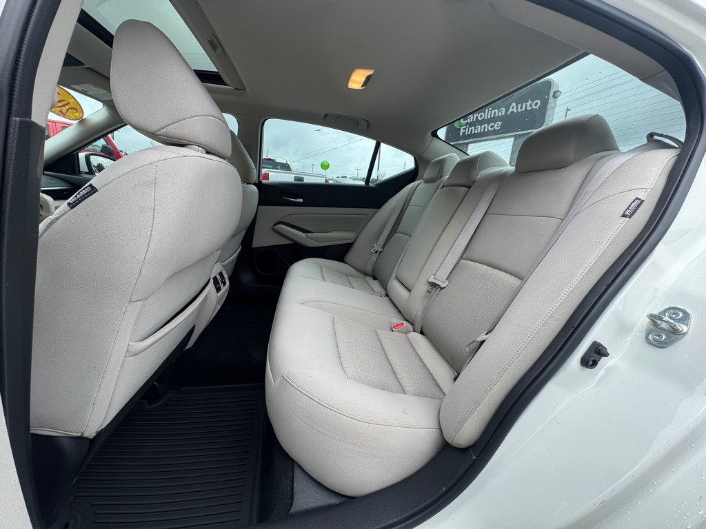 2019 Nissan Altima Image 8