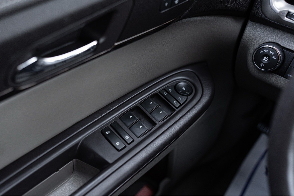 2016 GMC Acadia Image 18