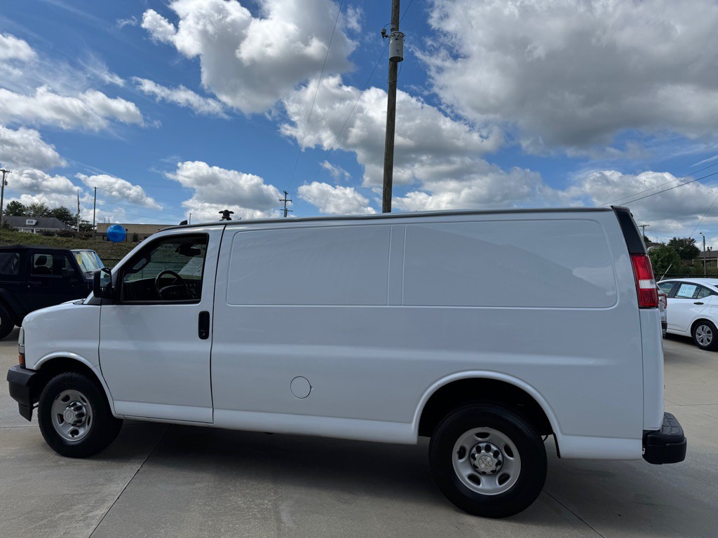 2020 Chevrolet Express Image 3