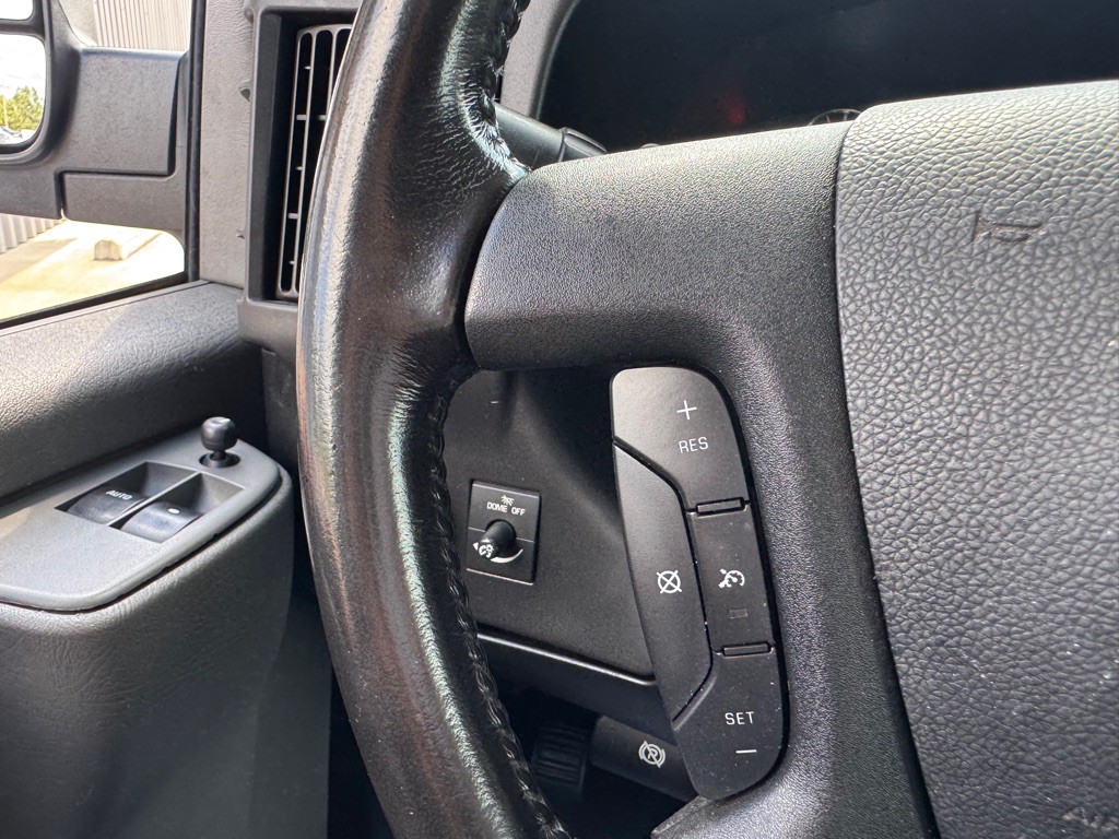 2020 Chevrolet Express Image 13