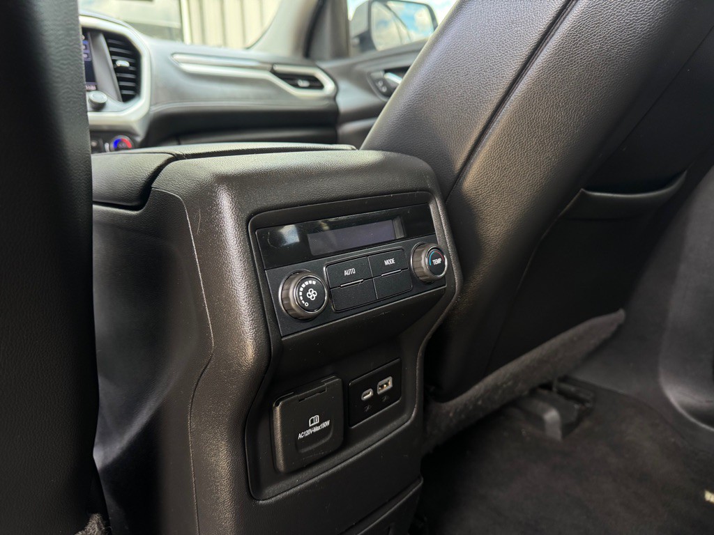 2020 GMC Acadia Image 16