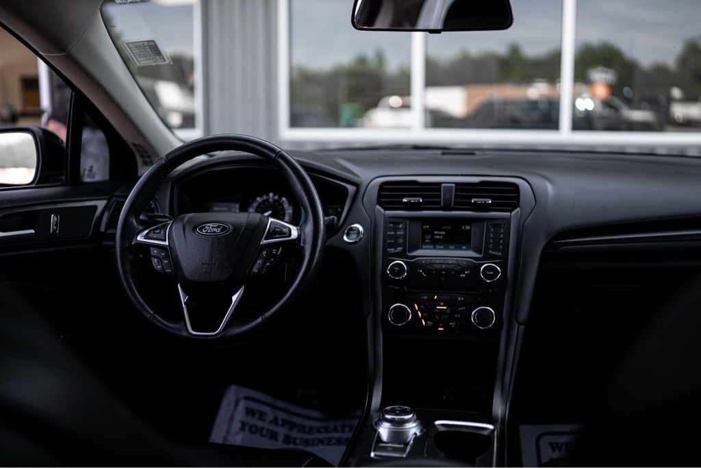 2018 Ford Fusion Image 9