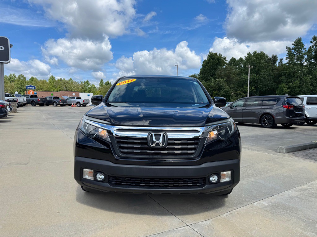 2017 Honda Ridgeline Image 2