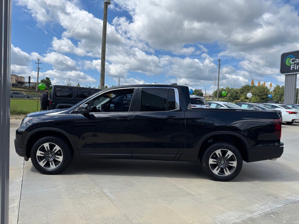 2017 Honda Ridgeline Image 5