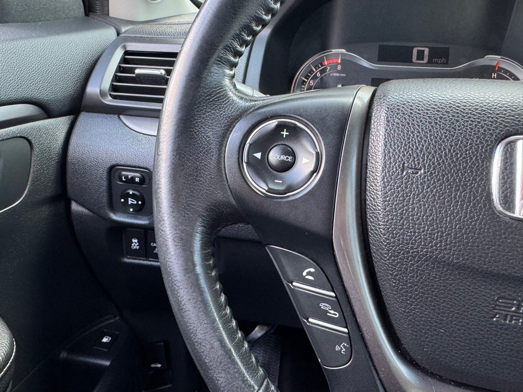 2017 Honda Ridgeline Image 10
