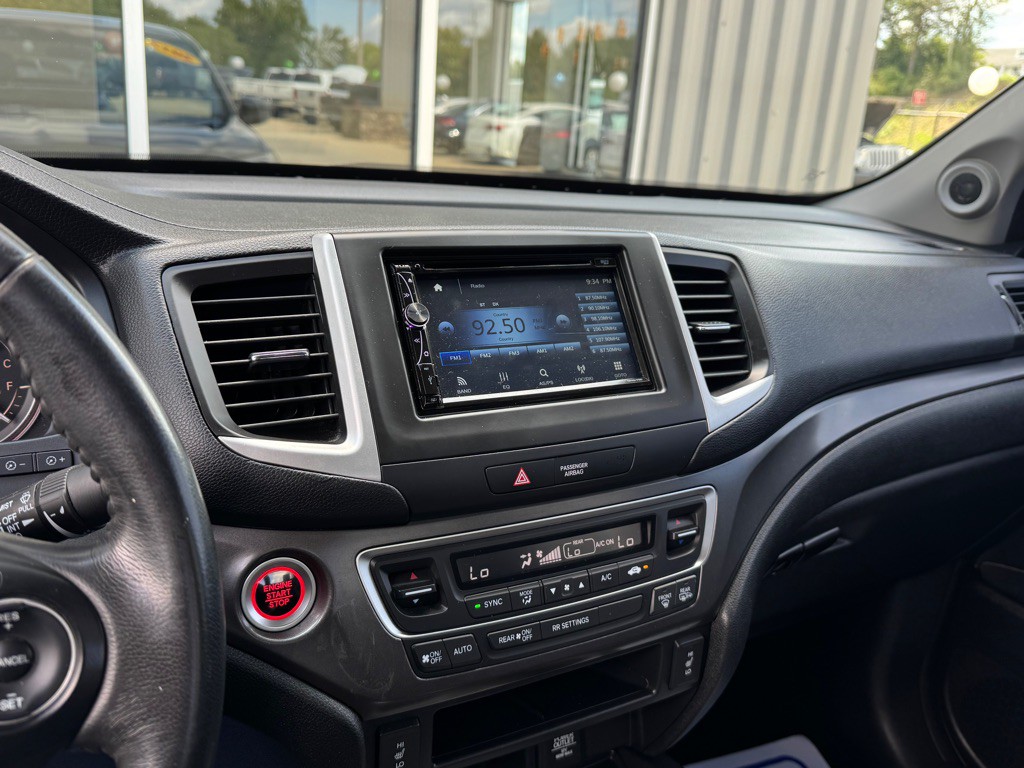 2017 Honda Ridgeline Image 13