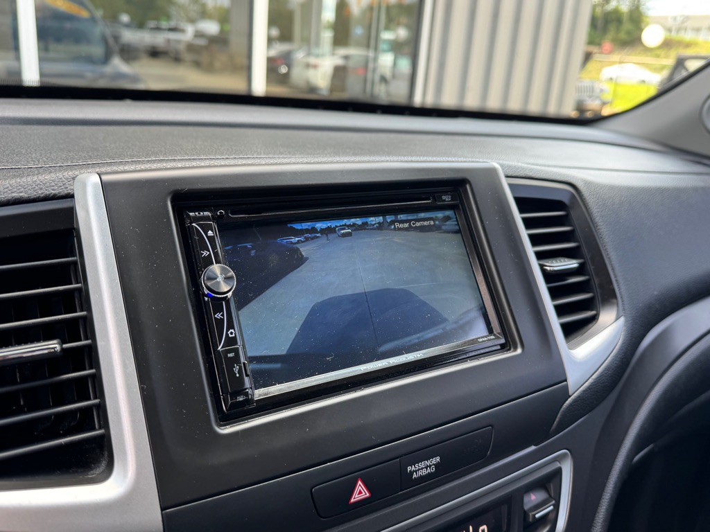 2017 Honda Ridgeline Image 17