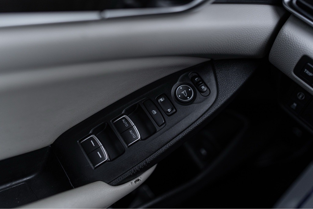 2019 Honda Accord Image 12