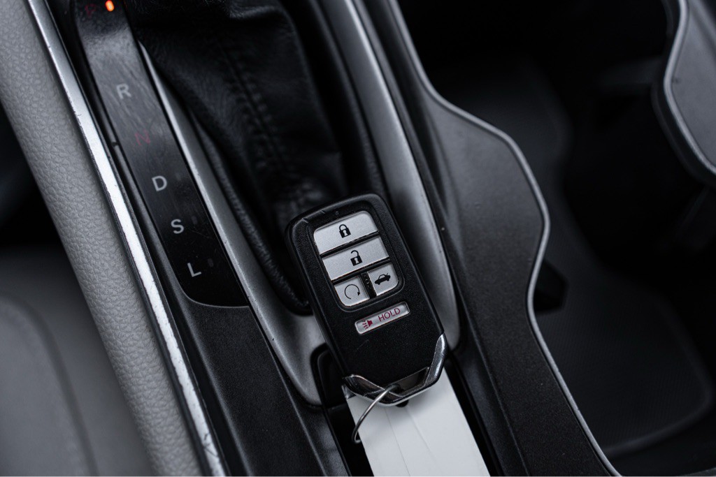 2019 Honda Accord Image 13