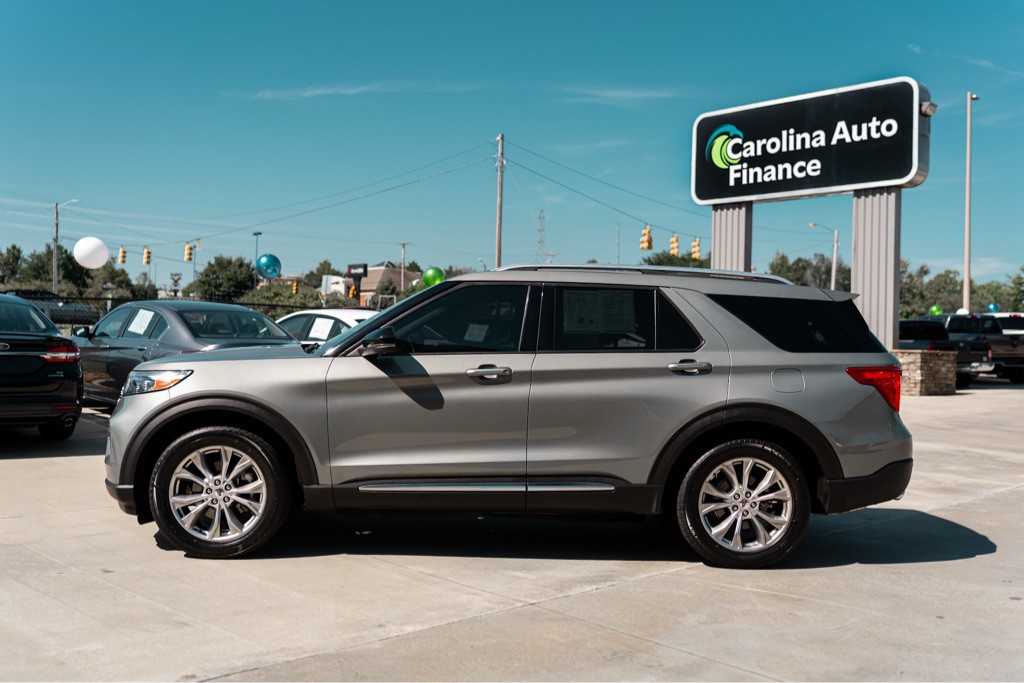 2020 Ford Explorer Image 2
