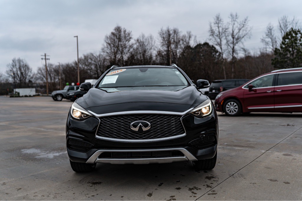 2019 INFINITI QX30 Image 2