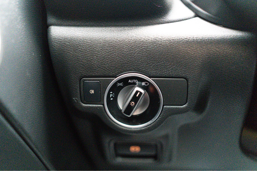 2019 INFINITI QX30 Image 15