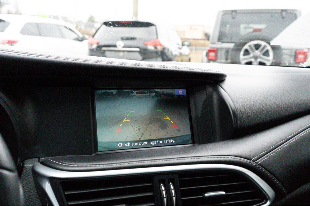 2019 INFINITI QX30 Image 16