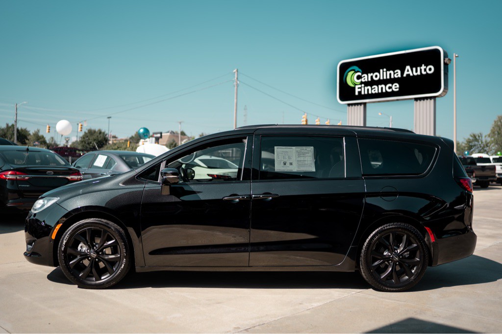 2019 Chrysler Pacifica Image 3