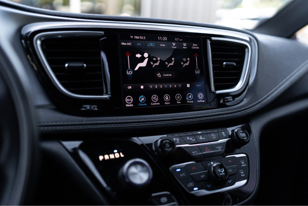 2019 Chrysler Pacifica Image 12