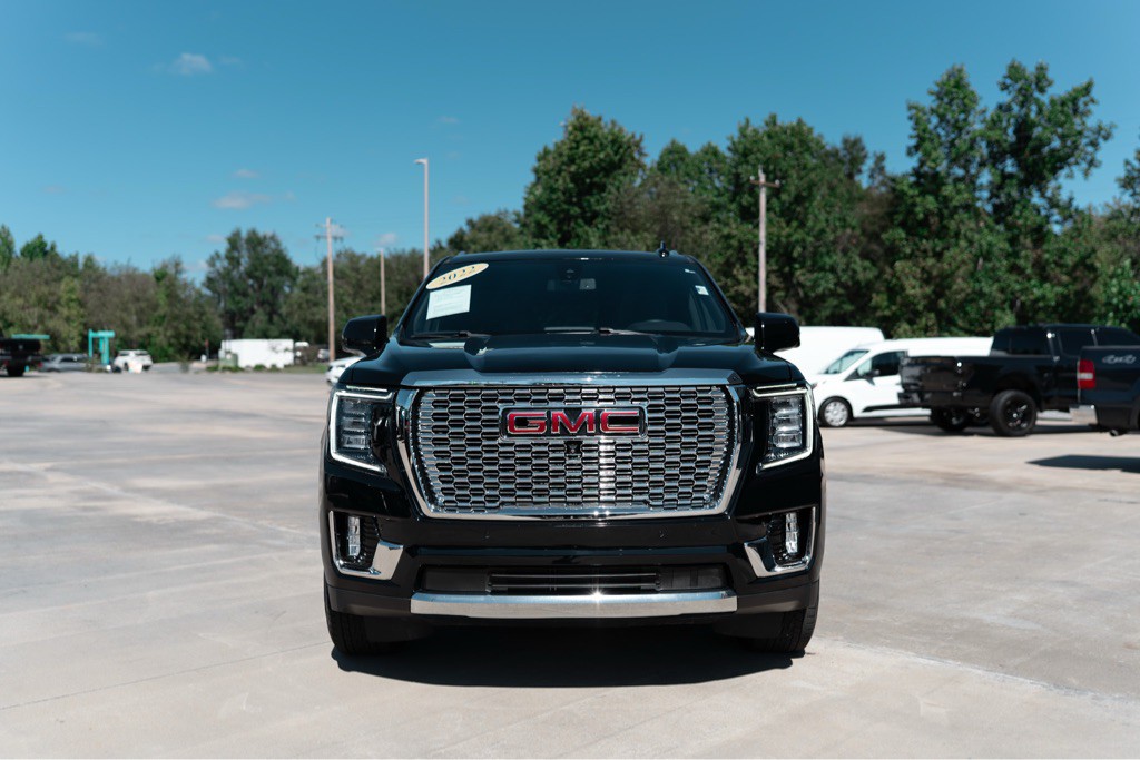 2022 GMC Yukon Image 3
