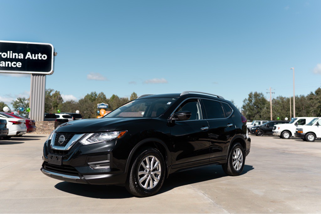 2018 Nissan Rogue Image 1