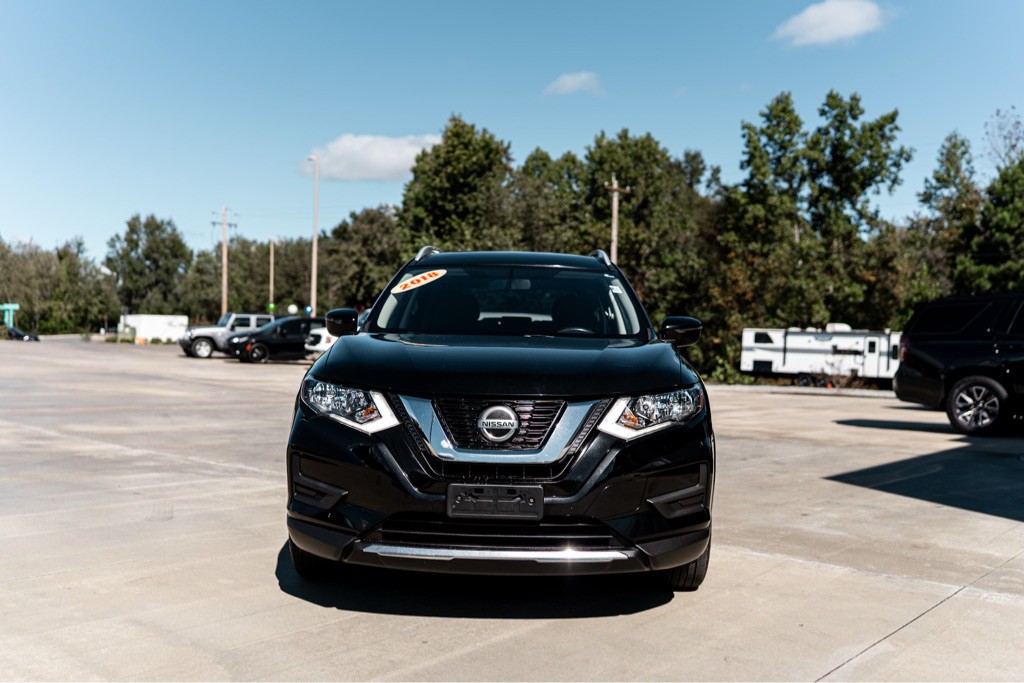 2018 Nissan Rogue Image 2